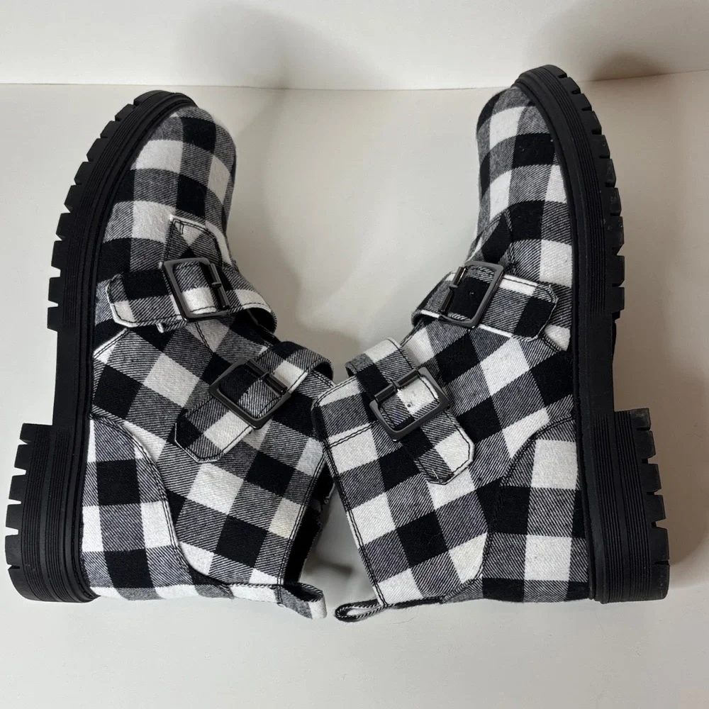 SO size 11 Black and White Plaid Ankle Boots - Picture 5 of 8